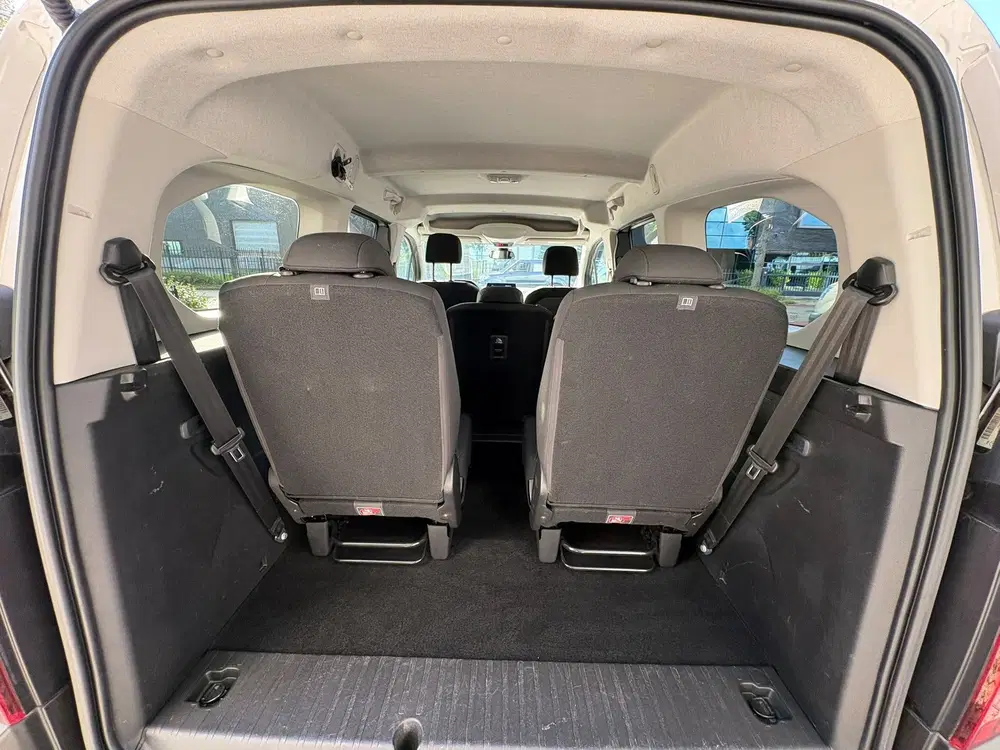 Peugeot Rifter 1.2 Puretech Long Allure 7p AUTOMAAT-GAR uit 2021, foto 9