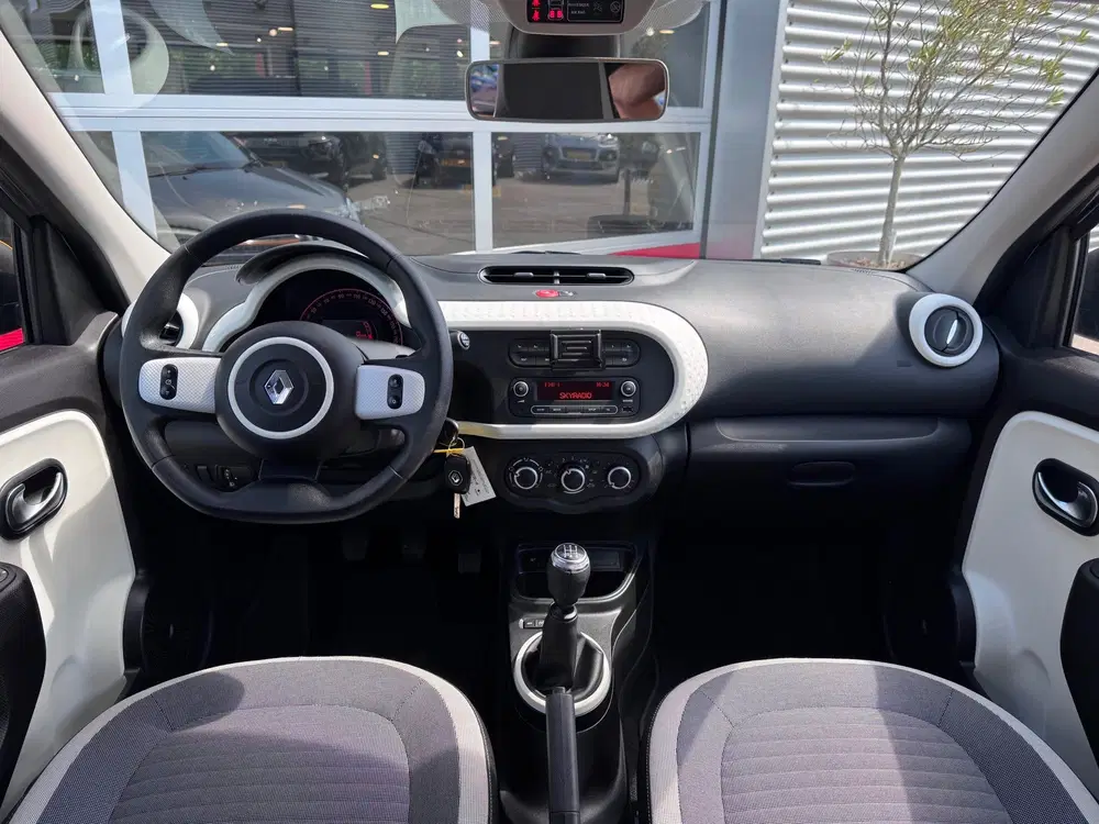 Renault Twingo 1.0 SCe Collection uit 2021, foto 13