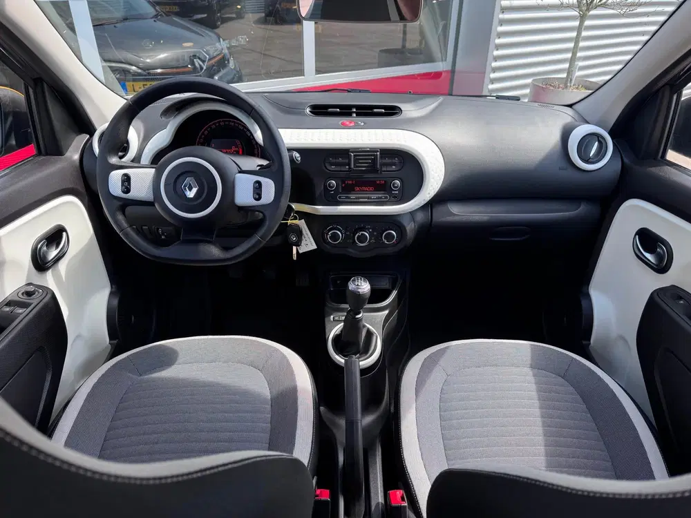 Renault Twingo 1.0 SCe Collection uit 2021, foto 14