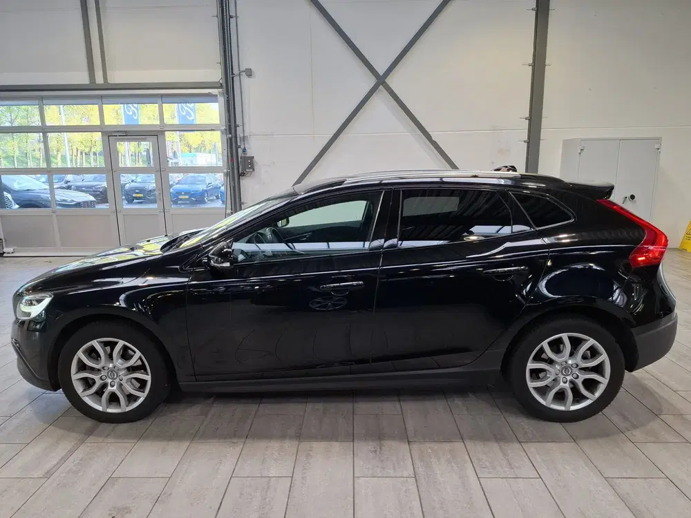 Volvo V40 Cross Country 1.5 T3 153 pk Polar+ Luxury uit 2019, foto 2