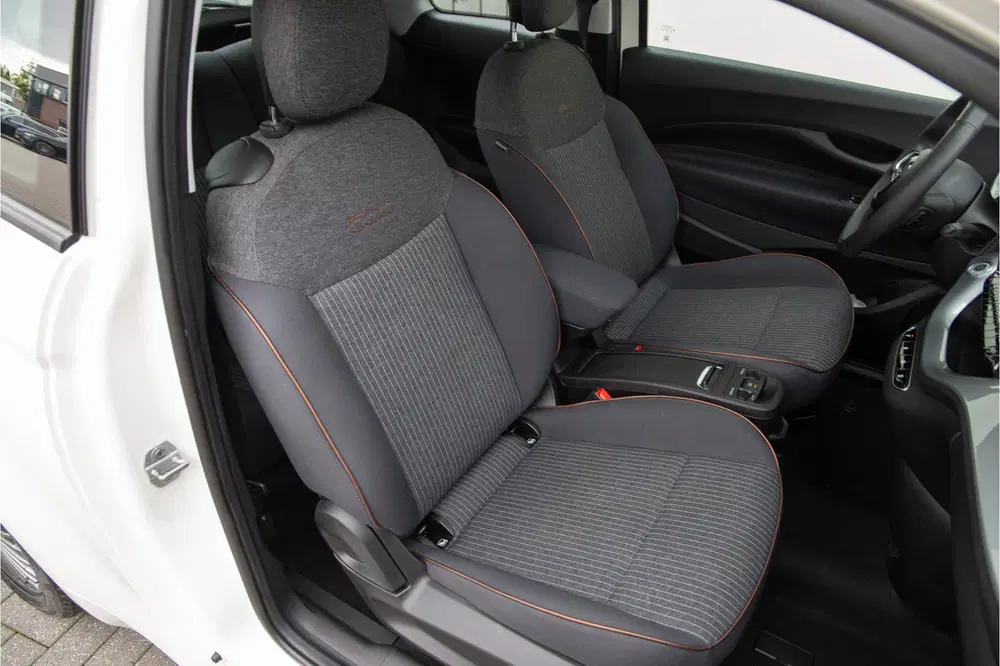 Fiat 500 Icon 42 kWh Panorama uit 2021, foto 11