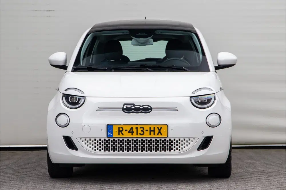 Fiat 500 Icon 42 kWh Panorama uit 2021, foto 3