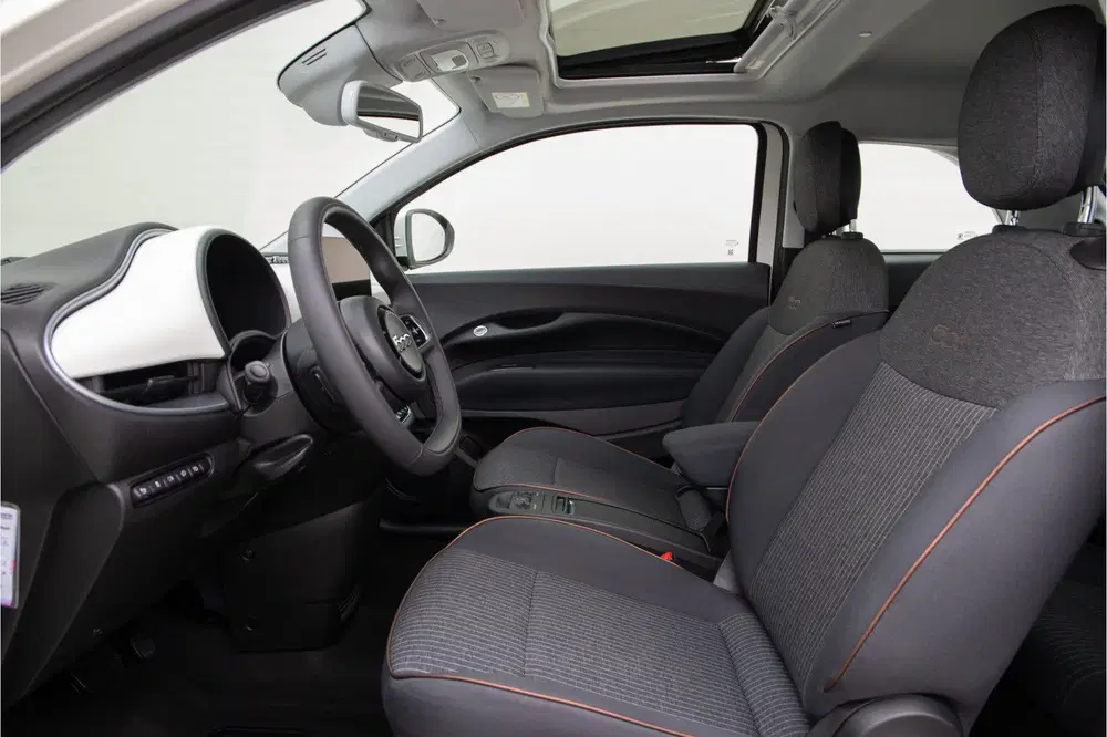 Fiat 500 Icon 42 kWh Panorama uit 2021, foto 6