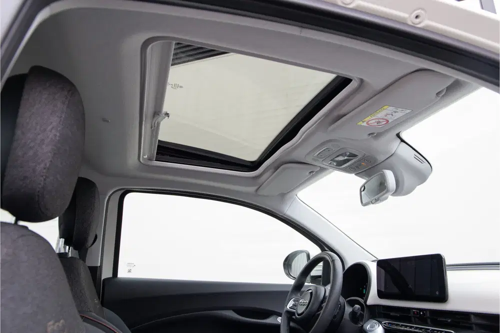 Fiat 500 Icon 42 kWh Panorama uit 2021, foto 7