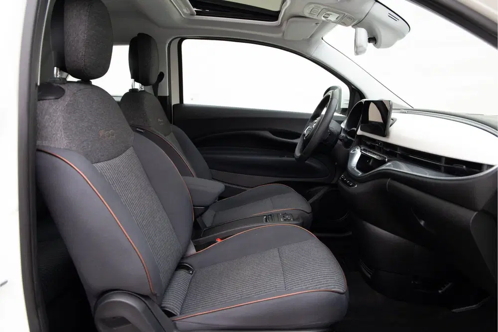Fiat 500 Icon 42 kWh Panorama uit 2021, foto 9