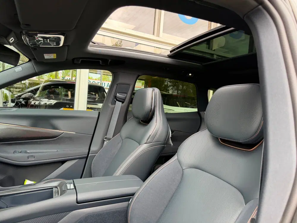 Lynk & Co 08 1.5 More PHEV 345 PK PANO 360 CAMERA uit 2026, foto 10