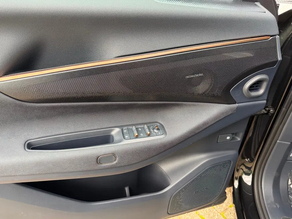 Lynk & Co 08 1.5 More PHEV 345 PK PANO 360 CAMERA uit 2026, foto 6