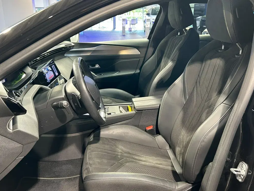 Peugeot 408 1.2 PureTech GT 130 EAT8 uit 2024, foto 4
