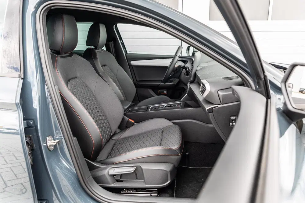 SEAT Leon 1.5 TSI e-Hybrid 204pk FR Business uit 2026, foto 14