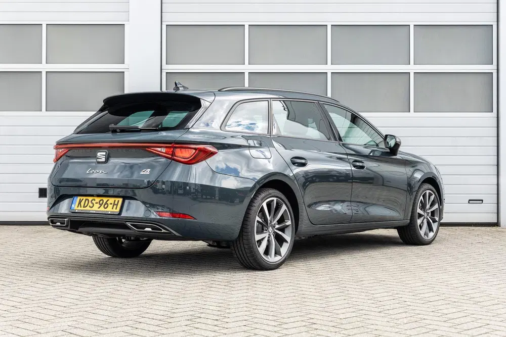 SEAT Leon 1.5 TSI e-Hybrid 204pk FR Business uit 2026, foto 2