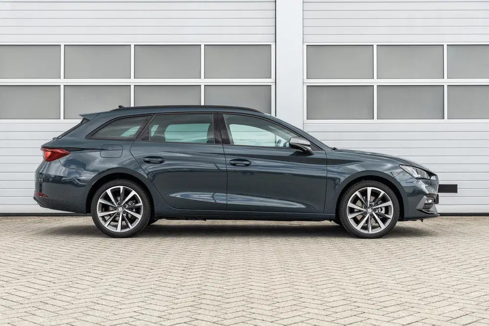 SEAT Leon 1.5 TSI e-Hybrid 204pk FR Business uit 2026, foto 3