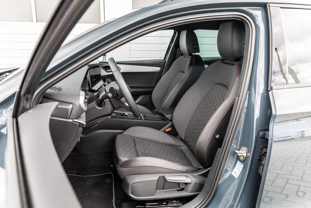 SEAT Leon 1.5 TSI e-Hybrid 204pk FR Business uit 2026, foto 4