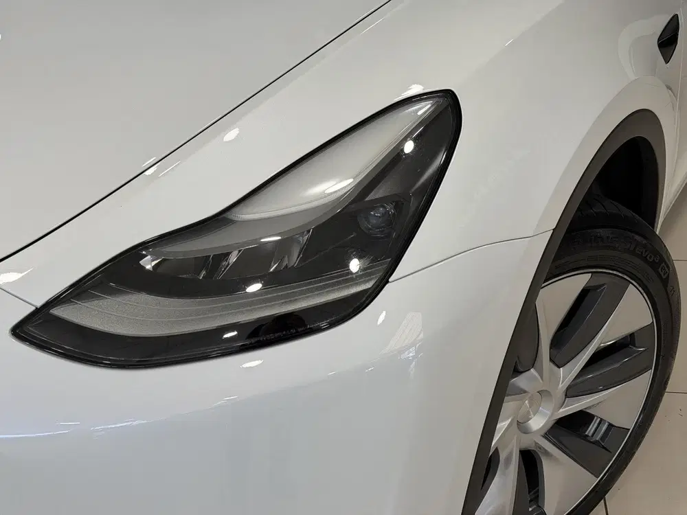 Tesla Model Y Long Range AWD 75 kWh uit 2023, foto 11