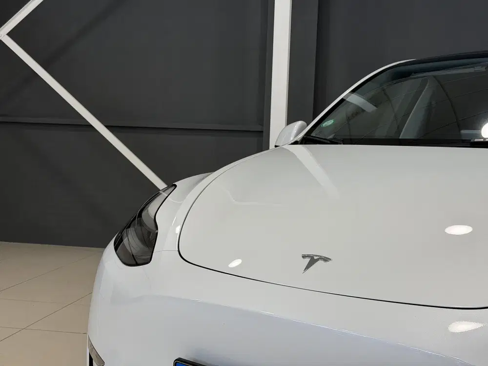 Tesla Model Y Long Range AWD 75 kWh uit 2023, foto 9