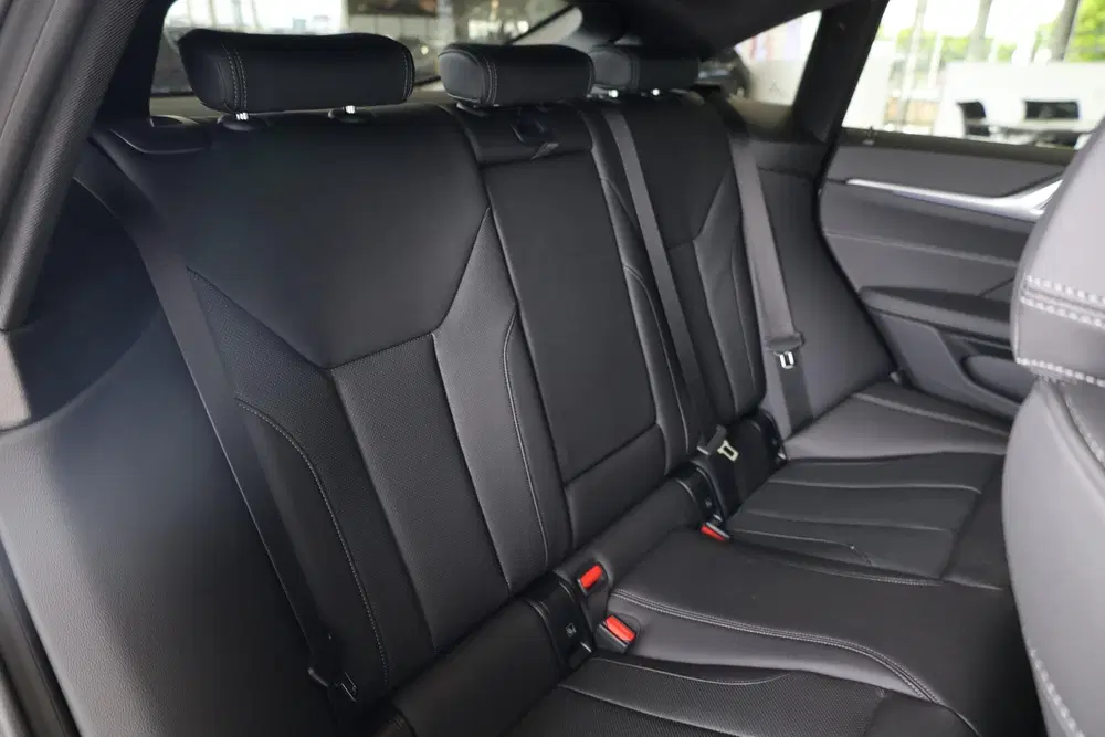 BMW i4 eDrive35 uit 2026, foto 10