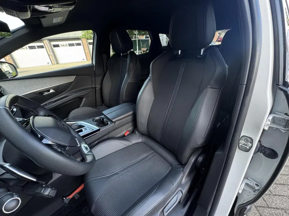 Peugeot 3008 1.6 HYbrid 225 GT Line uit 2023, foto 14