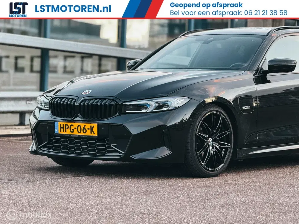 BMW 3-serie 330e M Sport Panoramadak HUD Trekhaak Ap uit 2022, foto 10