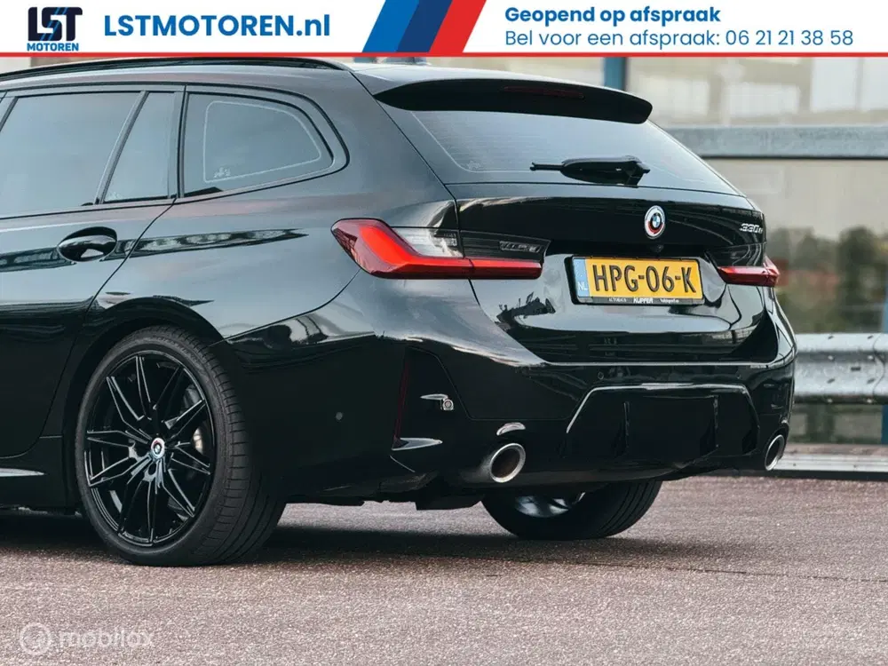 BMW 3-serie 330e M Sport Panoramadak HUD Trekhaak Ap uit 2022, foto 12