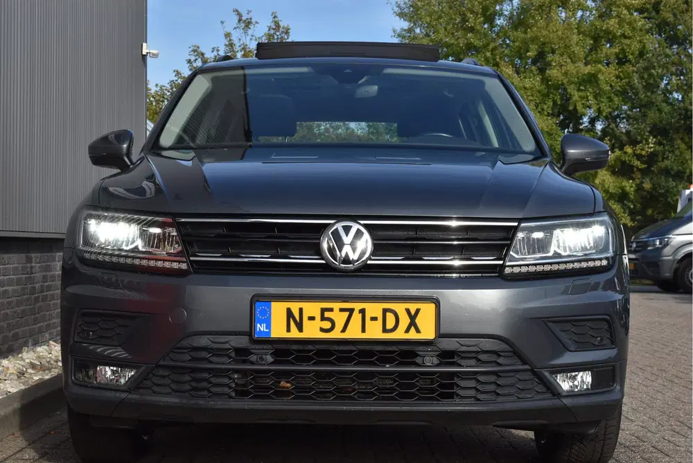 Volkswagen Tiguan 1.5 TSI ACT Comfortline Business Panoramad uit 2019, foto 11