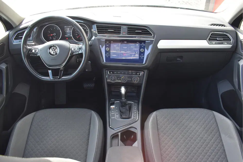 Volkswagen Tiguan 1.5 TSI ACT Comfortline Business Panoramad uit 2019, foto 3