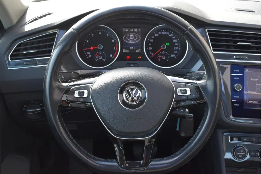 Volkswagen Tiguan 1.5 TSI ACT Comfortline Business Panoramad uit 2019, foto 4