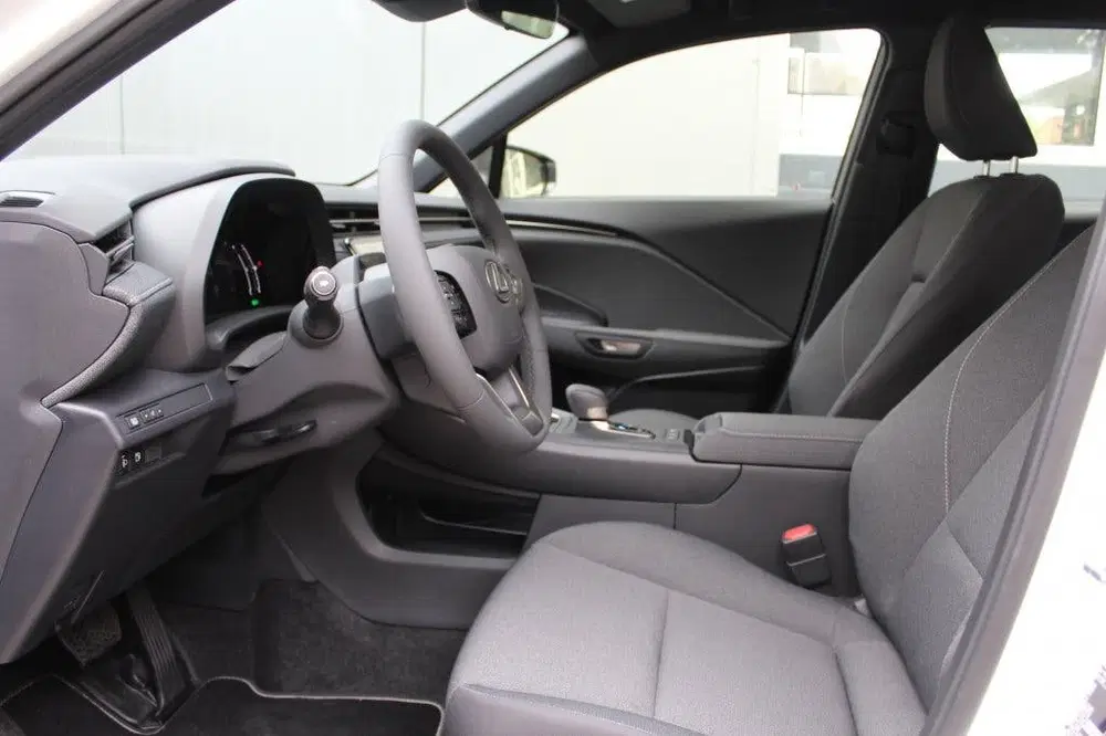Lexus LBX 1.5 Hybrid Nieuw uit 2026, foto 3