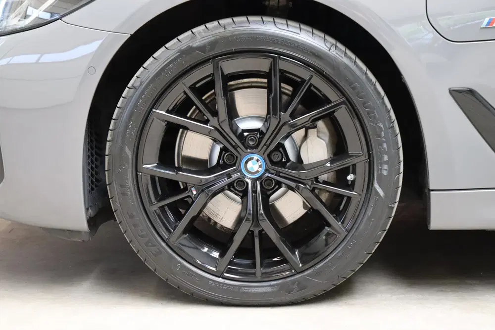 BMW 5-serie 530e High Executive M Sport Pakket Automaa uit 2022, foto 13