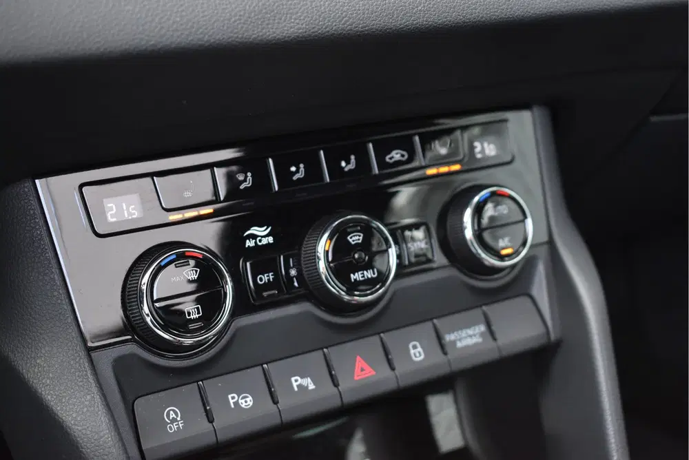 Skoda Karoq 1.5 TSI ACT Sportline Business Panoramadak uit 2020, foto 10