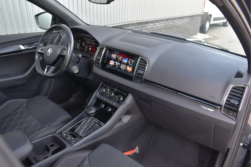 Skoda Karoq 1.5 TSI ACT Sportline Business Panoramadak uit 2020, foto 11