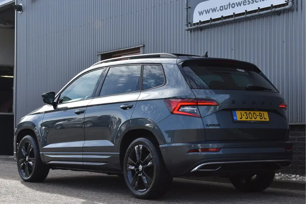 Skoda Karoq 1.5 TSI ACT Sportline Business Panoramadak uit 2020, foto 2