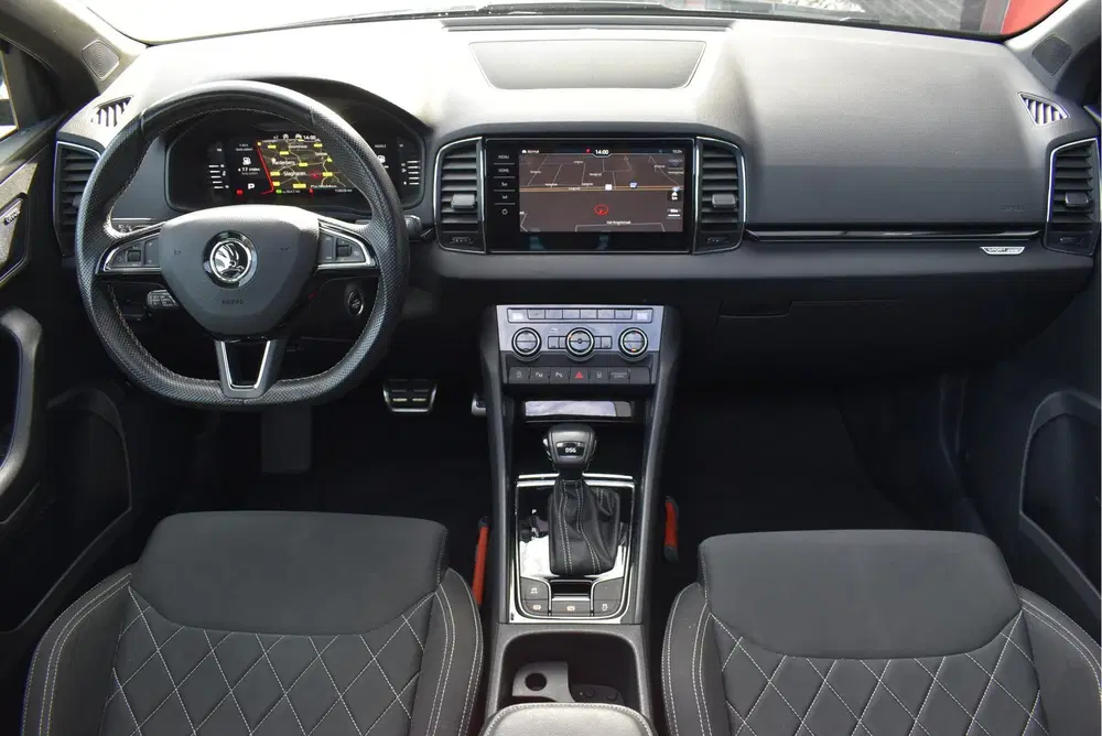 Skoda Karoq 1.5 TSI ACT Sportline Business Panoramadak uit 2020, foto 3