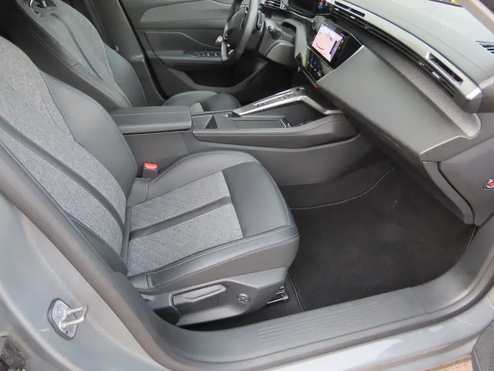 Peugeot 408 1.6 HYbrid 180 PK Allure Camera 360 Adap C uit 2024, foto 8