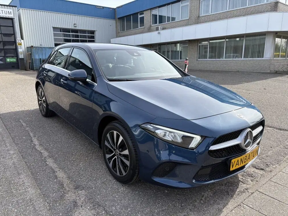Mercedes-Benz A-Klasse 250 e Premium uit 2022, foto 3