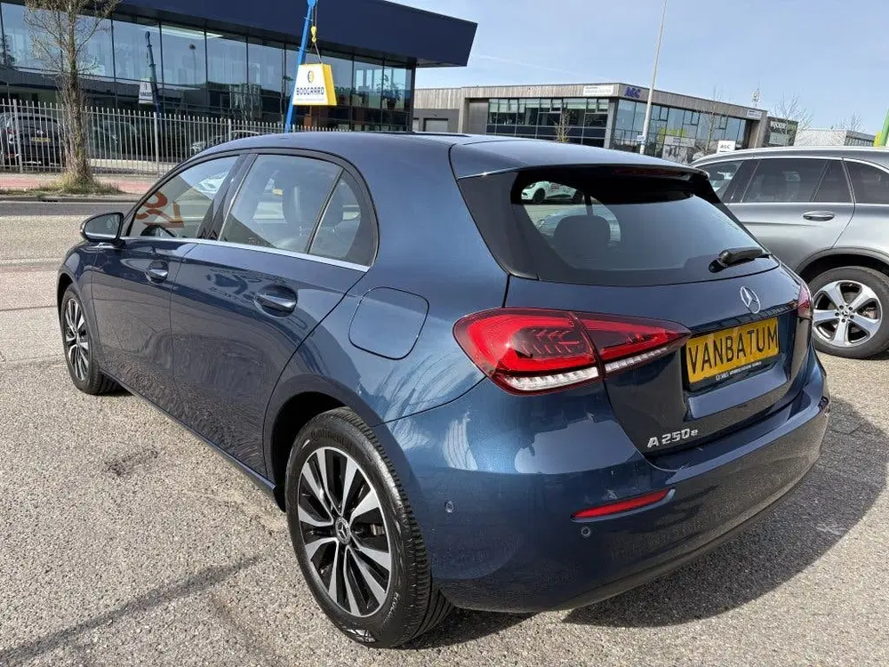 Mercedes-Benz A-Klasse 250 e Premium uit 2022, foto 8