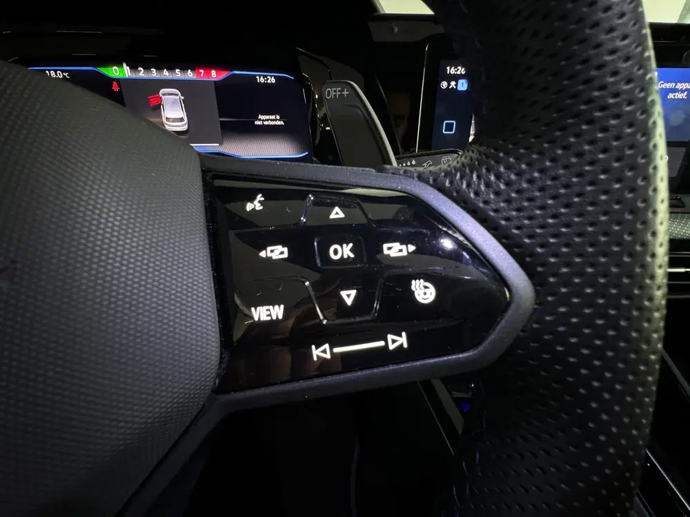 Volkswagen Golf 2.0 TSI R 4Motion Performance Pano uit 2023, foto 14