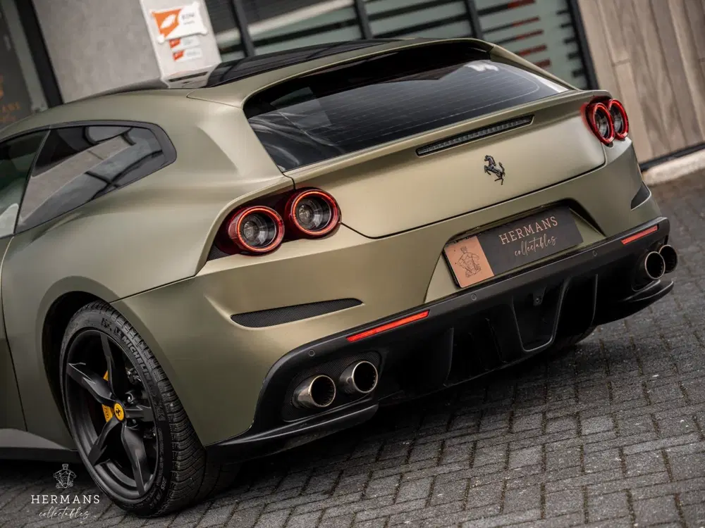 Ferrari GTC4 Lusso T 3.9 V8 uit 2020, foto 11