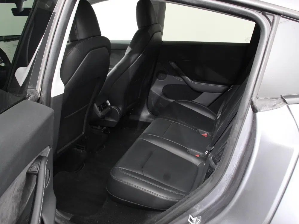 Tesla Model Y Long Range AWD 75 kWh SOH 93% Climate cont uit 2024, foto 12