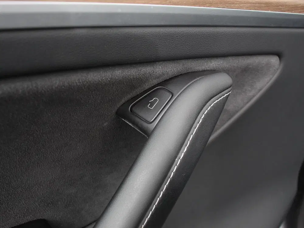 Tesla Model Y Long Range AWD 75 kWh SOH 93% Climate cont uit 2024, foto 15
