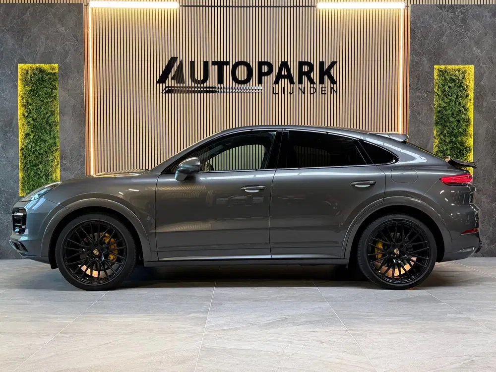 Porsche Cayenne Cayenne Coupé 3.0 E-Hybrid PANO uit 2020, foto 2