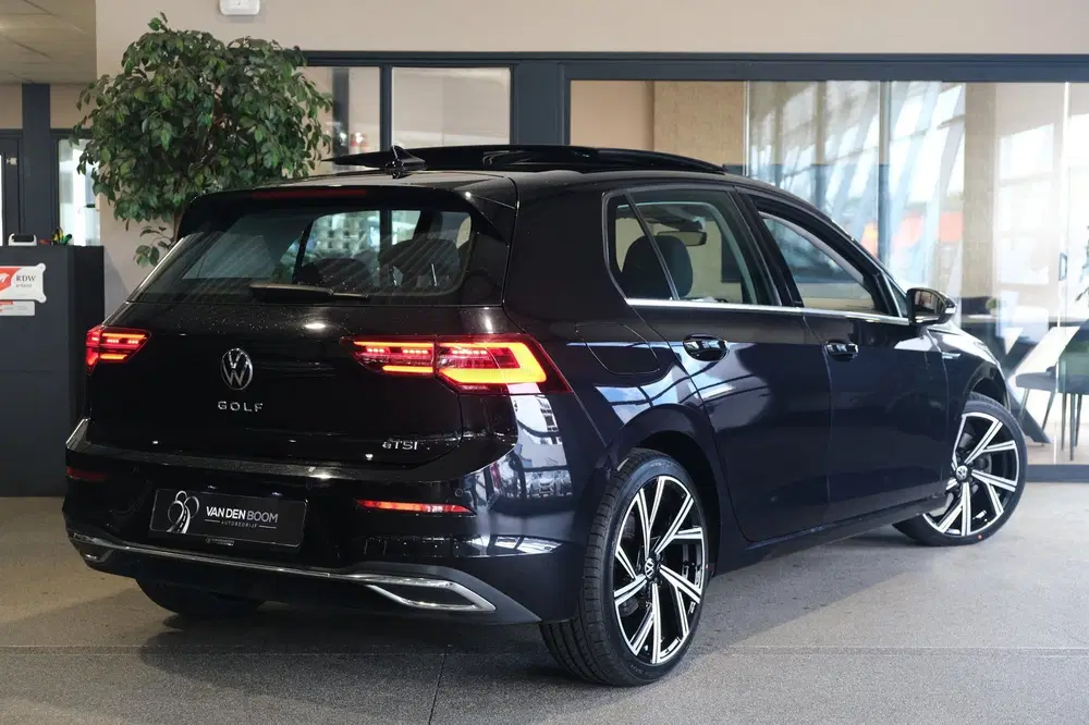 Volkswagen Golf 1.5 eTSI DSG Pano Trek IQ Led Pdc Acc Alca uit 2020, foto 2