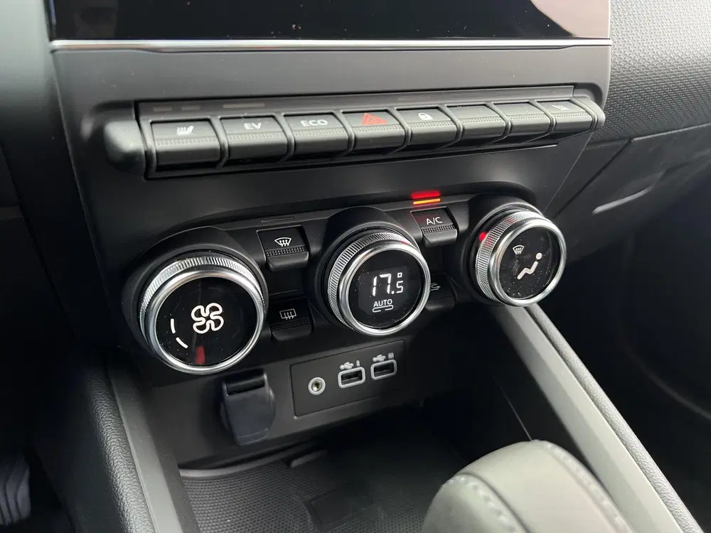 Mitsubishi Colt 1.6 HEV Intense+ Afneembare trekhaak uit 2026, foto 13