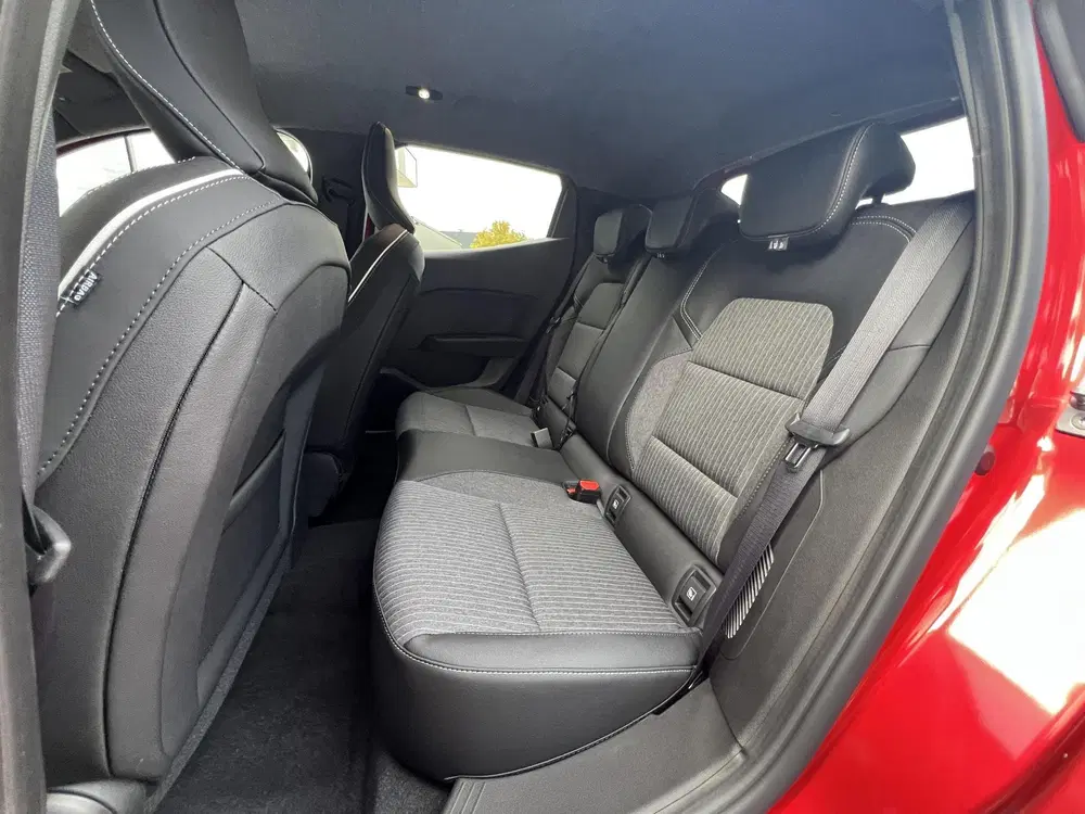 Mitsubishi Colt 1.6 HEV Intense+ Afneembare trekhaak uit 2026, foto 8