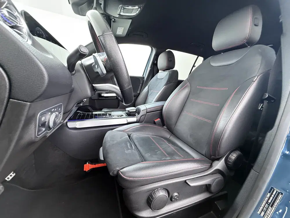 Mercedes-Benz GLB 200 AMG Line uit 2021, foto 15