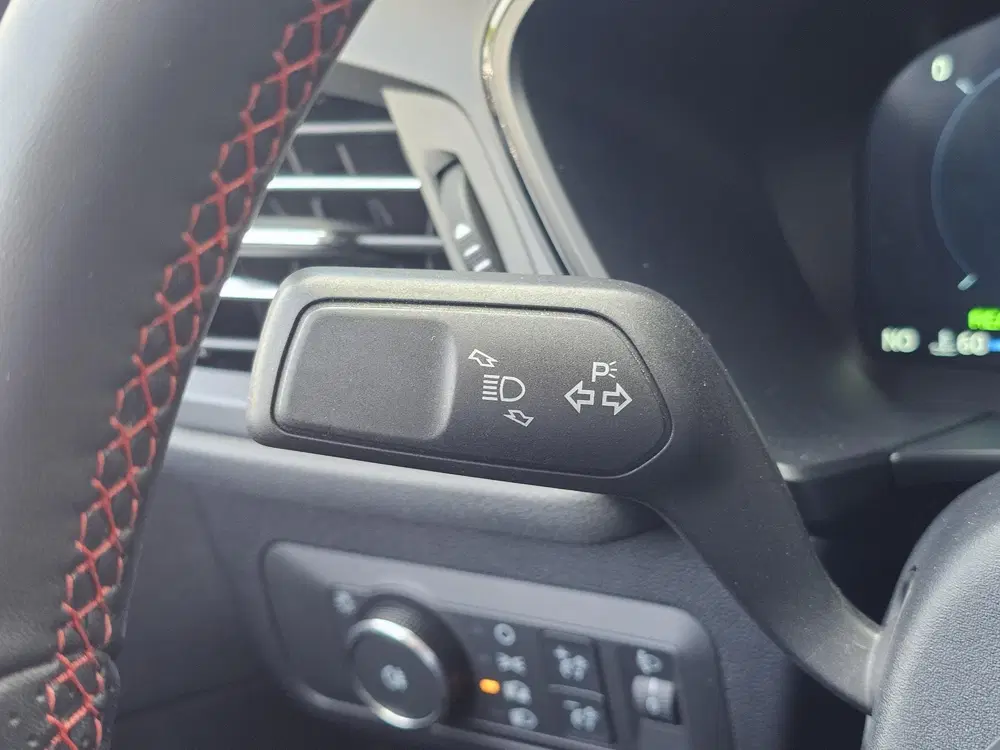 Ford Kuga 2.5 FHEV ST-Line uit 2025, foto 15