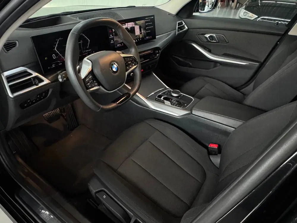 BMW 3-serie 318i CarPlay uit 2024, foto 2