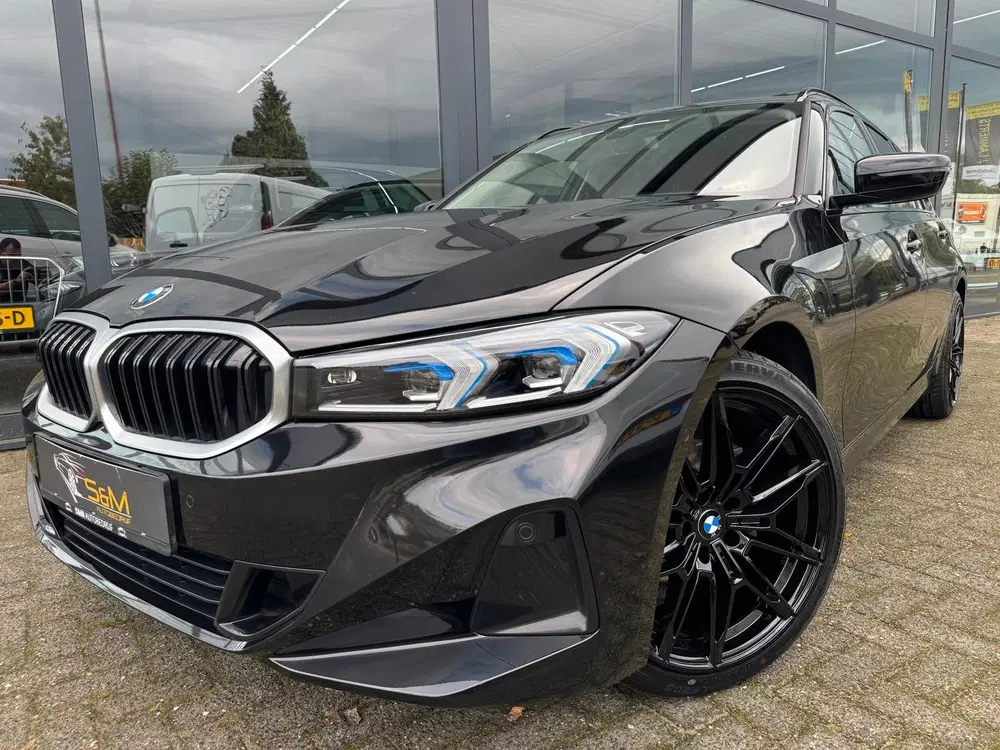 BMW 3-serie 318i CarPlay uit 2024, foto 4