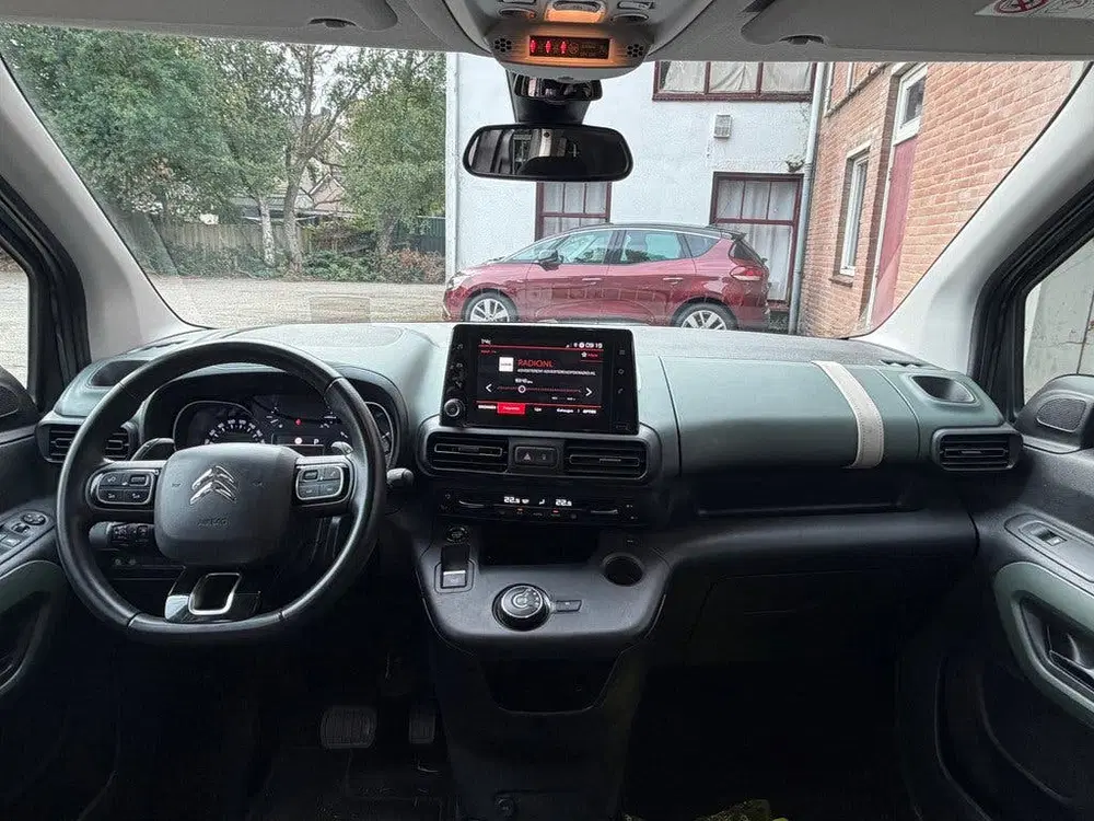 Citroën Berlingo Citroen Berlingo XL 1.2 130PK Shine XTR 7p uit 2020, foto 4