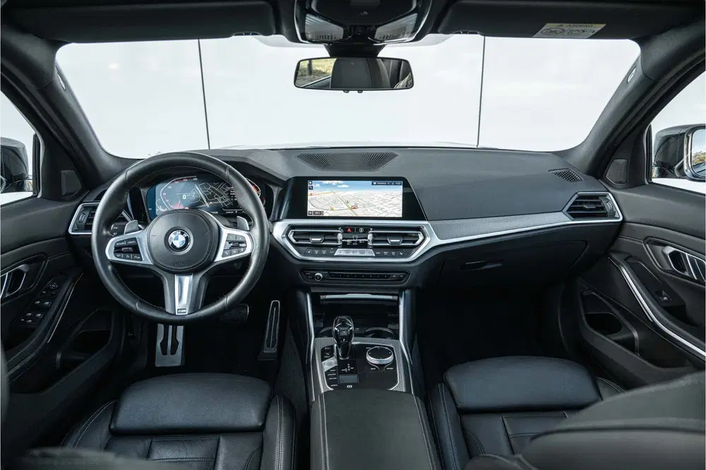 BMW 3-serie 318i High Executive M Sport Automaat uit 2021, foto 3