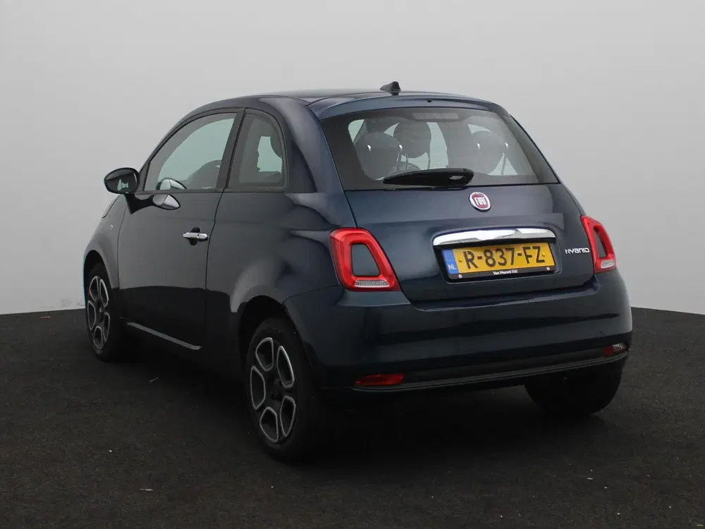 Fiat 500 1.0 Hybrid Club uit 2022, foto 2