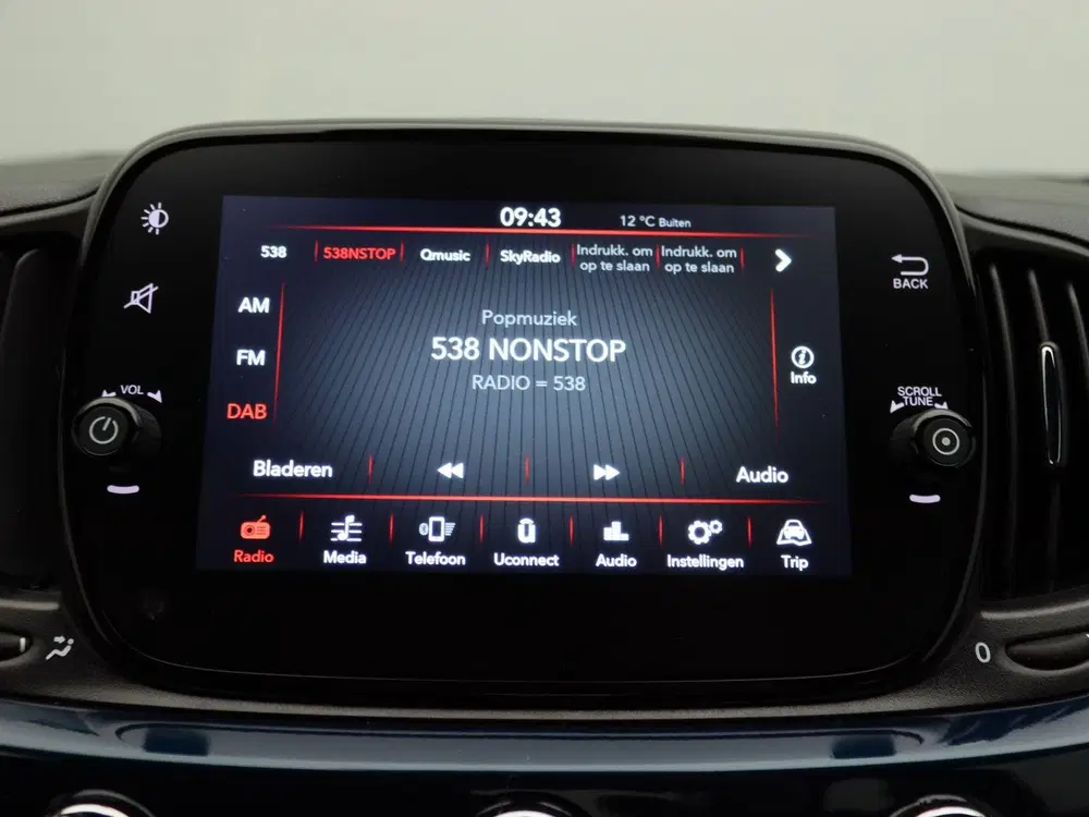 Fiat 500 1.0 Hybrid Club uit 2022, foto 9